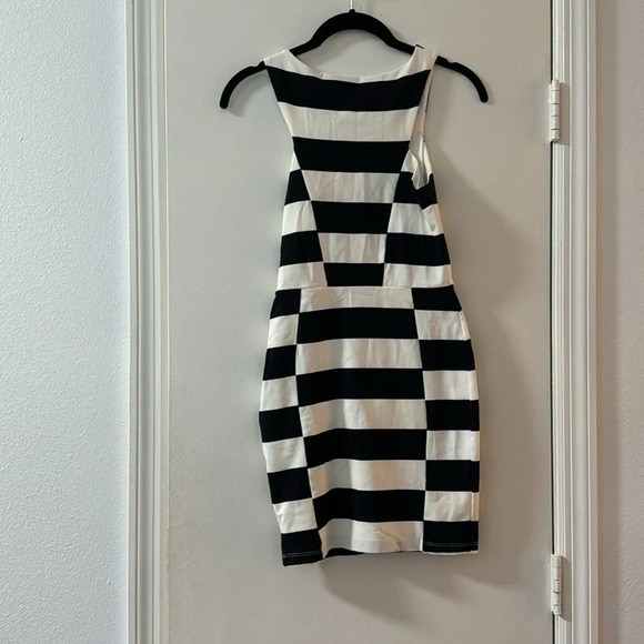 Bebe Striped Mini Bodycon Sexy Girly Dress Size XS - Picture 6 of 7
